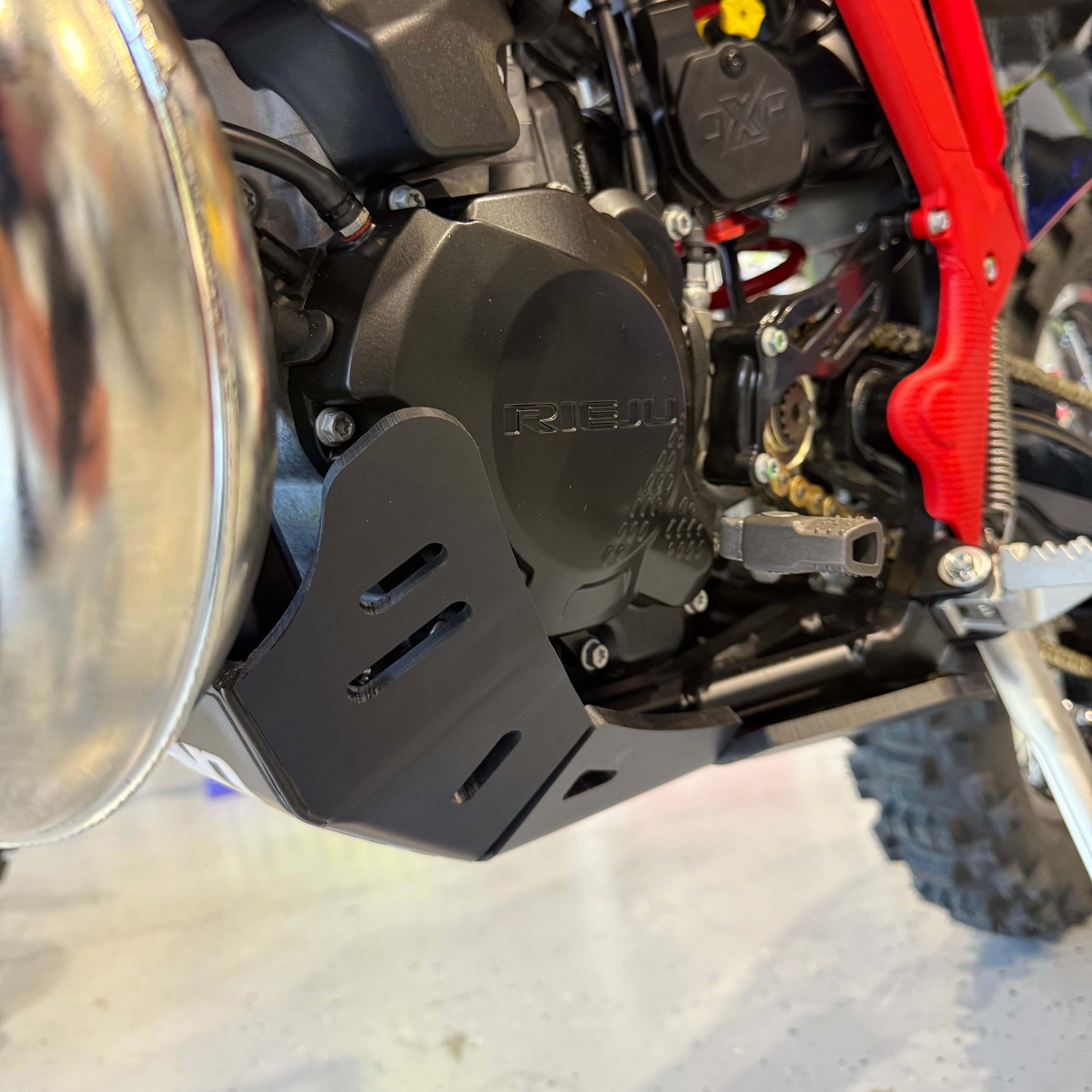 Hard Enduro Skid Plate Black MR 300i - Rieju
