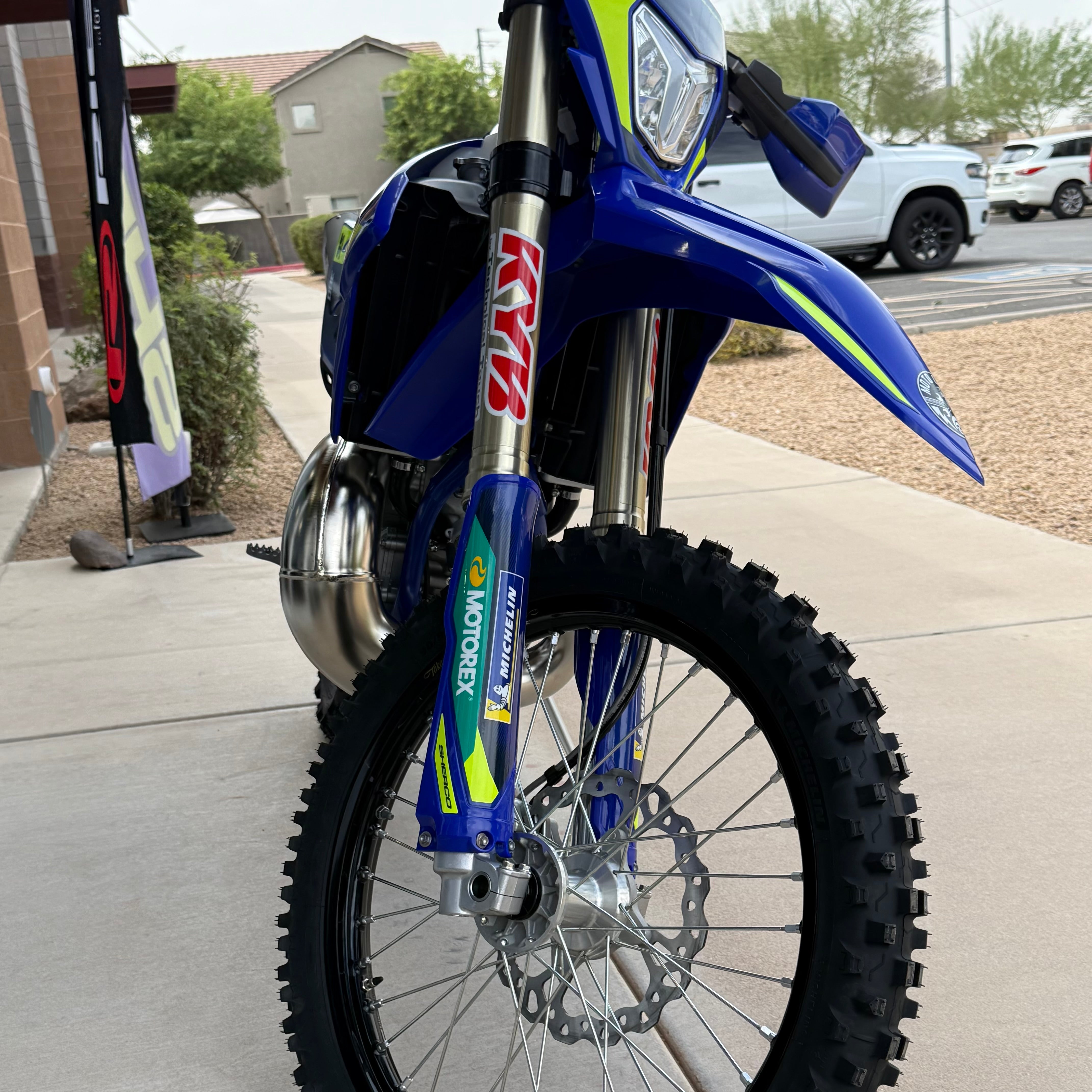 2027 300 SE Factory
