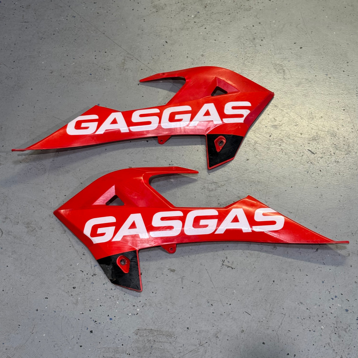 *Used* 2018 Radiator Shroud Set #2