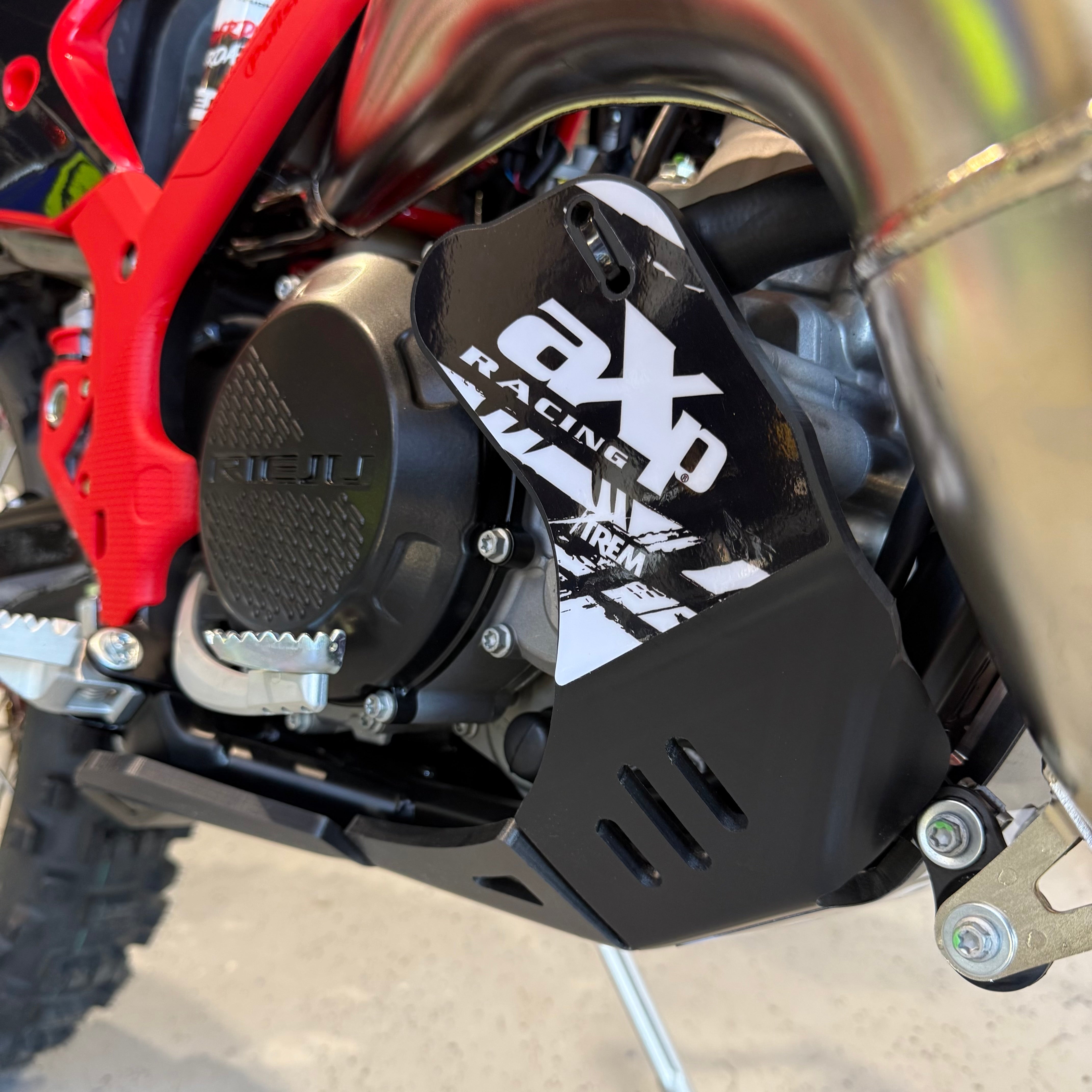 Hard Enduro Skid Plate Black MR 300i - Rieju