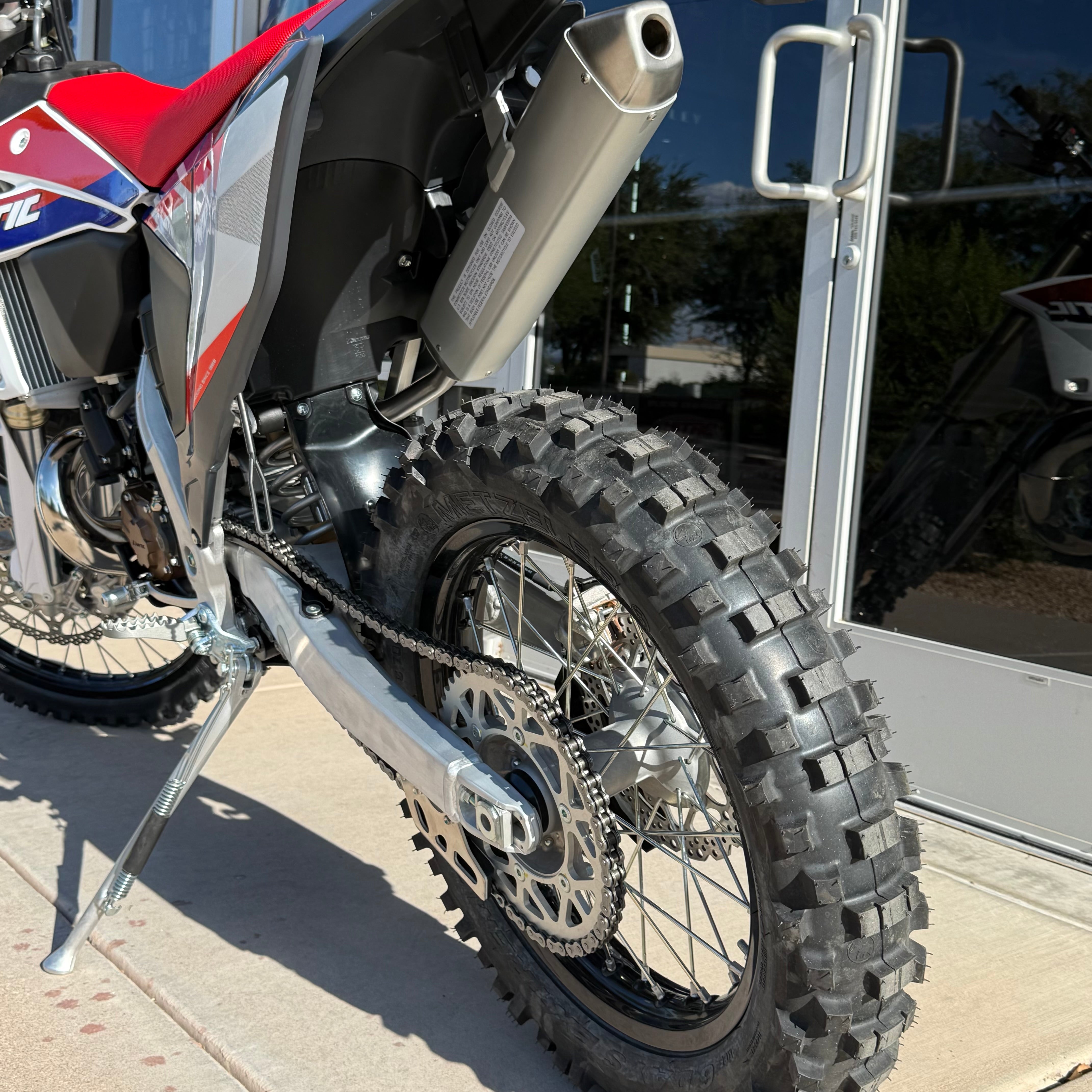 2027 XE 300